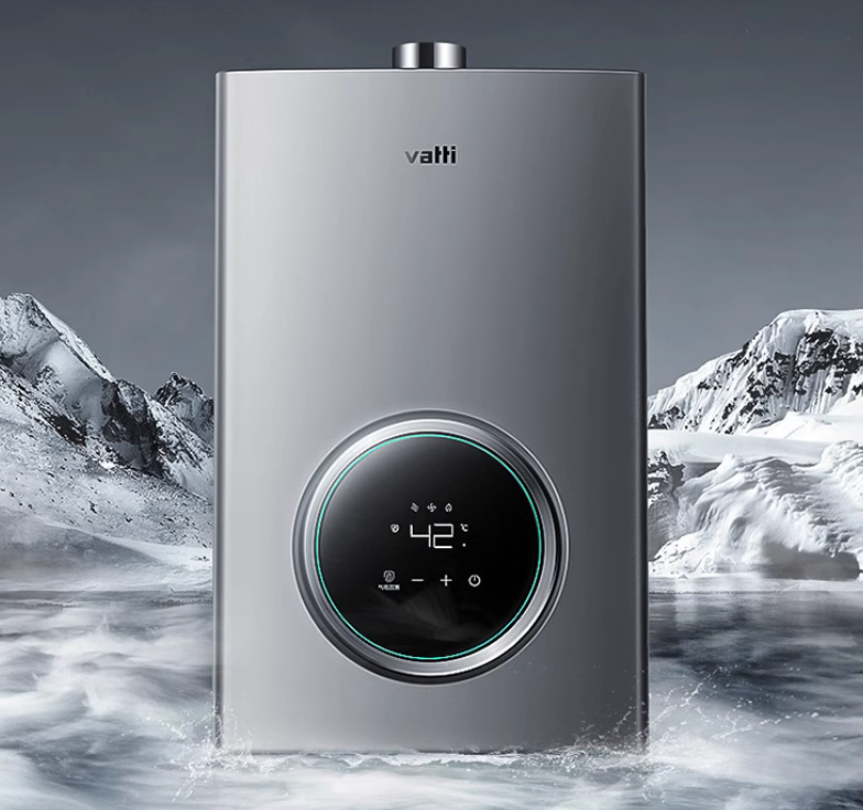 燃?xì)鉄崴髌放贫ㄎ话咐治? /> 
</p>
<p>
	&nbsp;
</p>
<p>
	一、華帝的品牌背景與行業(yè)地位
</p>
<p>
	&nbsp;
</p>
<p>
	華帝集團(tuán)成立于1992年，是中國(guó)燃?xì)饩咝袠I(yè)的知名企業(yè)，以“好火好生活”為品牌理念，致力于為消費(fèi)者提供高品質(zhì)的燃?xì)饩弋a(chǎn)品。華帝的燃?xì)鉄崴鳟a(chǎn)品以安全、節(jié)能、智能化為特點(diǎn)，深受消費(fèi)者喜愛(ài)。例如，其熱水器產(chǎn)品在國(guó)內(nèi)市場(chǎng)占有率逐年提升，并成功進(jìn)入東南亞、非洲等國(guó)際市場(chǎng)。
</p>
<p>
	&nbsp;
</p>
<p>
	二、行業(yè)背景：燃?xì)鉄崴魇袌?chǎng)的增速趨勢(shì)與競(jìng)爭(zhēng)格局
</p>
<p>
	&nbsp;
</p>
<p>
	根據(jù)奧維云網(wǎng)的數(shù)據(jù)，2024年中國(guó)燃?xì)鉄崴魇袌?chǎng)規(guī)模達(dá)到296億元，同比增長(zhǎng)8.8%，零售量達(dá)到1343萬(wàn)臺(tái)，同比增長(zhǎng)8.7%。這一增長(zhǎng)得益于國(guó)家對(duì)燃?xì)饩咝袠I(yè)的政策支持以及消費(fèi)者對(duì)智能化、節(jié)能化產(chǎn)品的需求。與此同時(shí)，燃?xì)鉄崴魇袌?chǎng)競(jìng)爭(zhēng)激烈，品牌需要在技術(shù)創(chuàng)新、產(chǎn)品差異化和營(yíng)銷策略上持續(xù)發(fā)力，以贏得消費(fèi)者的青睞。
</p>
<p>
	&nbsp;
</p>
<p>
	三、品牌背景：華帝燃?xì)鉄崴鞯囊?guī)模與定位
</p>
<p>
	&nbsp;
</p>
<p>
	華帝燃?xì)鉄崴饕灾懈叨耸袌?chǎng)為主，注重產(chǎn)品的安全性和智能化。其產(chǎn)品線涵蓋從傳統(tǒng)燃?xì)鉄崴鞯搅憷渌細(xì)鉄崴?、智能恒溫?zé)崴鞯榷鄠€(gè)品類，滿足不同消費(fèi)者的需求。例如，其零冷水燃?xì)鉄崴鲬{借即開即熱的特性，成為市場(chǎng)熱銷產(chǎn)品。
</p>
<p>
	&nbsp;
</p>
<p>
	四、品牌理念
</p>
<p>
	&nbsp;
</p>
<p>
	華帝始終堅(jiān)持“科技讓生活更美好”的品牌理念，通過(guò)技術(shù)創(chuàng)新提升產(chǎn)品性能，同時(shí)注重環(huán)保和節(jié)能。這一理念不僅體現(xiàn)在產(chǎn)品設(shè)計(jì)中，也貫穿于品牌的營(yíng)銷活動(dòng)中，幫助華帝在消費(fèi)者心中樹立了高端、科技的品牌形象。
</p>
<p>
	<br />
</p>
<p align=